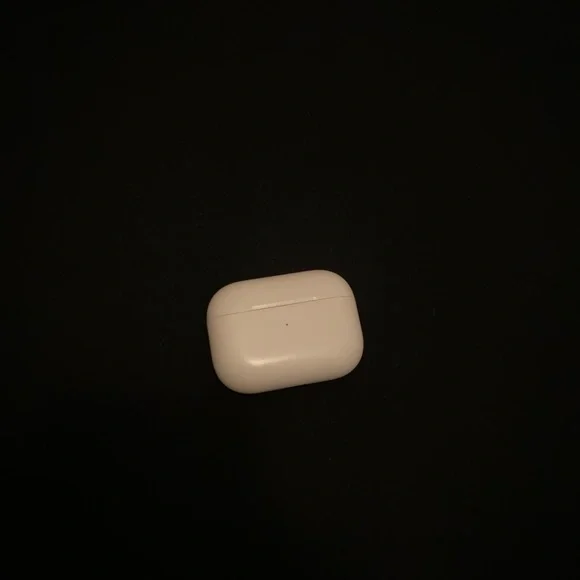 Apple White Earbud Headphones with Compact Design and Smooth Finish